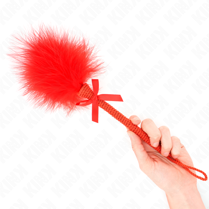 KINK Varinha de Corda com Penas de Cócegas e Laço Vermelho 25 CM para jogos sensoriais BDSM.
