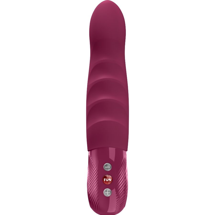 Close-up do vibrador FUN FACTORY STRONIC DEEP Pulsador Vinho Vermelho, destacando seu design ergonômico e textura.