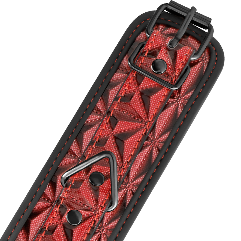 Close-up das Algemas BEGME Premium Red Edition com Forro de Neoprene, destacando o couro vegano e o acolchoamento.