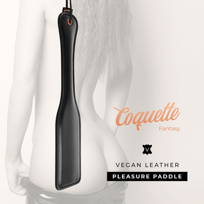 Detalhe do Chicote COQUETTE CHIC DESIRE FANTASY de Couro Vegan, mostrando sua textura e design resistente.