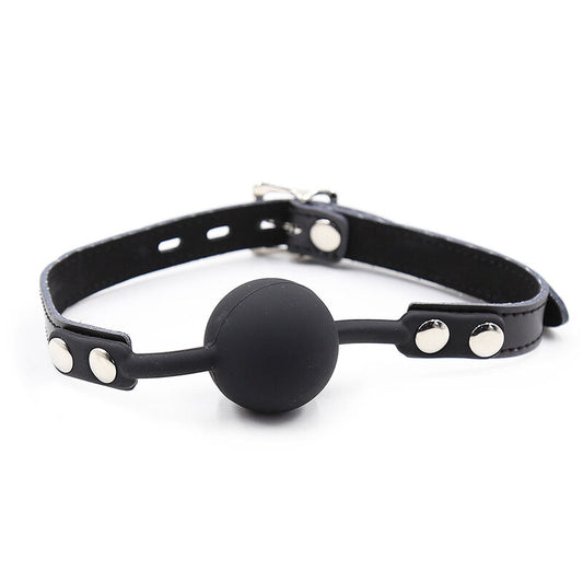 Ohmama Fetish Gag de Bola de Silicone com Cinto de Couro e Cadeado, mostrando a bola de silicone preta e o cinto de couro ajustável.