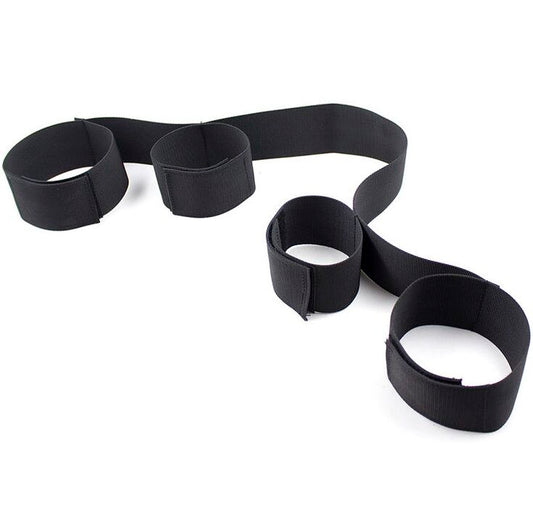 Ohmama Fetish Barra Separadora Flexível com Retenções de Pulso de Nylon para experiências BDSM seguras.