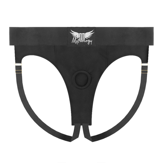 Detalhe do MYTHOLOGY Arnês para Dildos Super Elástico Ajustável, mostrando o design ergonómico e os pontos de ajuste para um encaixe perfeito.