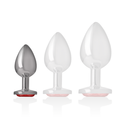 Close-up do Intense Plug Anal de Metal com Cristal Vermelho S, destacando seu brilho e design elegante.