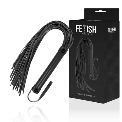 Close-up do chicote de couro vegano FETISH SUBMISSIVE, mostrando suas tiras macias e cabo ergonômico para jogos BDSM e fetiche.