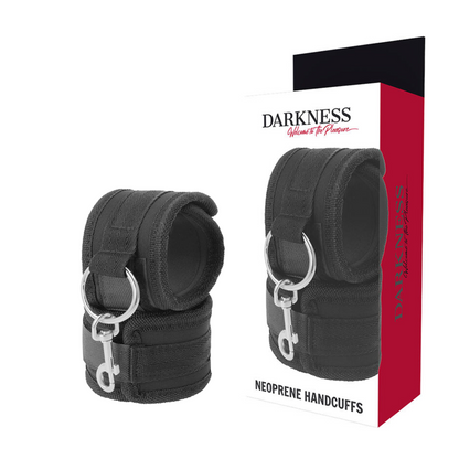 Darkness Algemas de Neoprene Ajustáveis com Forro Macio para BDSM, detalhe da textura e fecho.