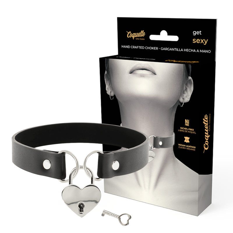 Coquette Chic Desire Colar de Couro Vegano com acessório de coração e chave, detalhe do fecho e material.