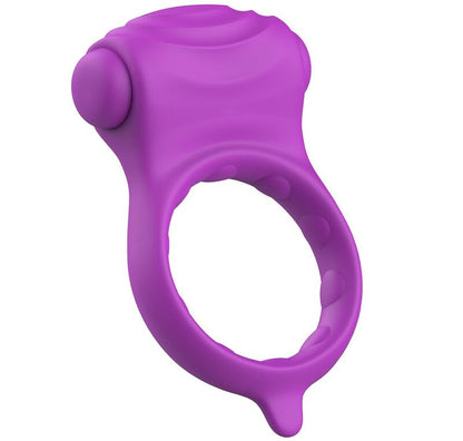 Close-up do B SWISH Anel Peniano Vibratório Bcharmed Basic Wave, destacando seu design e textura de silicone.