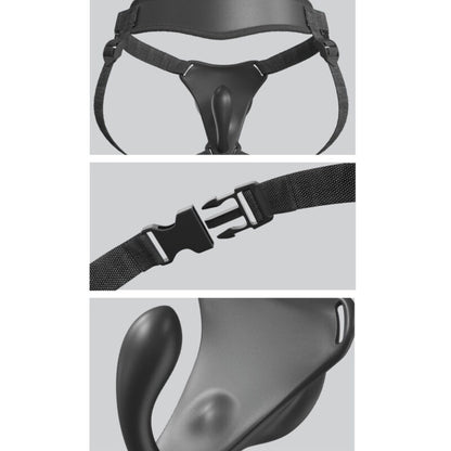 PIPEDREAMS Arnês Body Dock G-Spot Pro Vibratório, mostrando o design ergonómico e a placa de sucção para dildos.