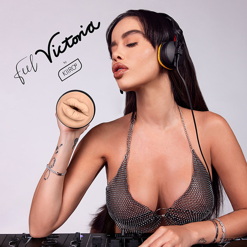 KIIROO - SIENTE LA BOCA DE VICTORIA JUNE 