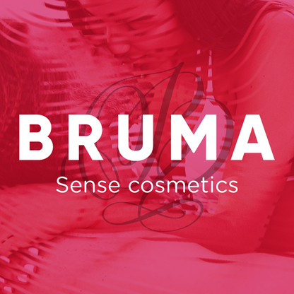 BRUMA Óleo de Massagem Premium Efeito Calor Morango 3 em 1 100ml, exibindo o frasco e a textura do óleo.