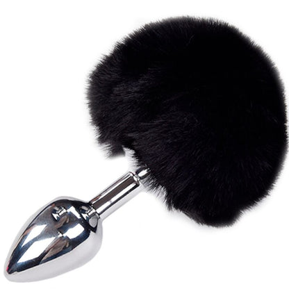 Close-up do ALIVE Plug Anal Metálico Liso Fluffy Preto Tamanho L, mostrando o metal polido e o pompom macio.