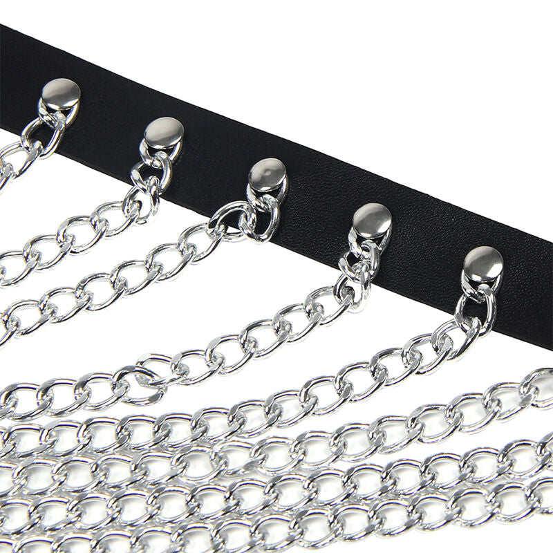 Arnês de Peito SUBBLIME com Grandes Anéis e Correntes, feito em couro preto, exibindo detalhes do design.