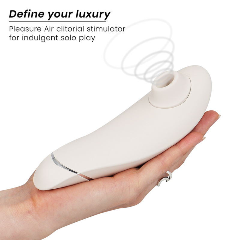 Close-up of the Womanizer Premium 2 Estimulador Clitoriano Warm Grey showing its innovative Pleasure Air Technology nozzle.