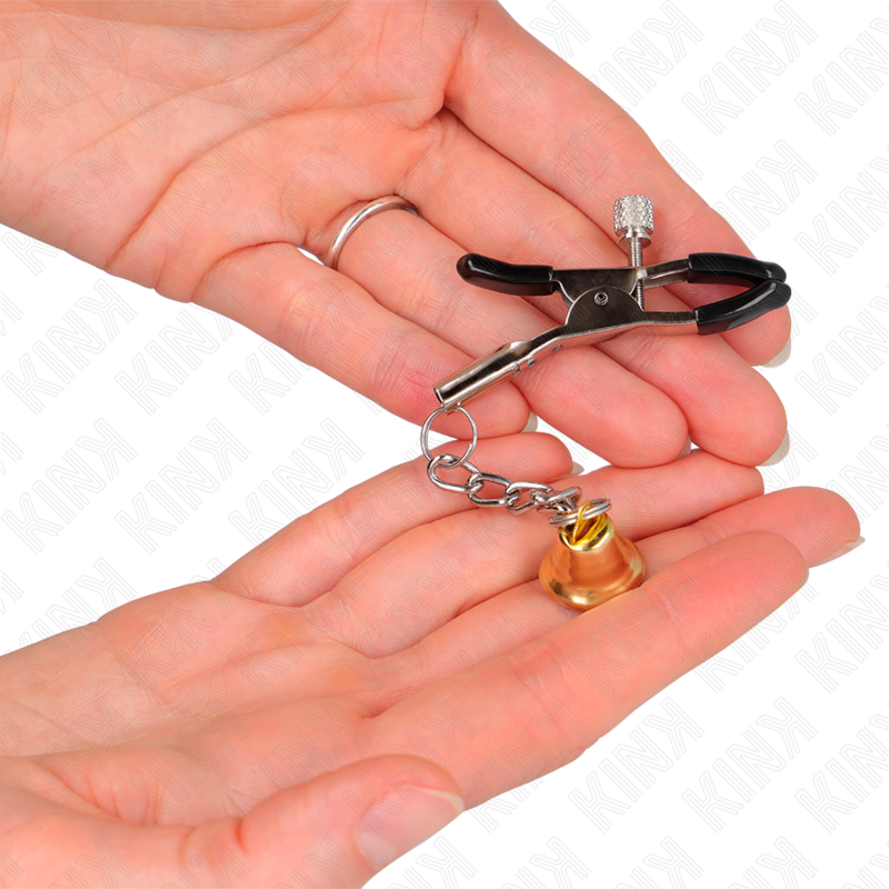 Close-up das Pinças para Mamilos KINK com Pingente Sino Dourado de 6 CM, destacando o design elegante e o sino.