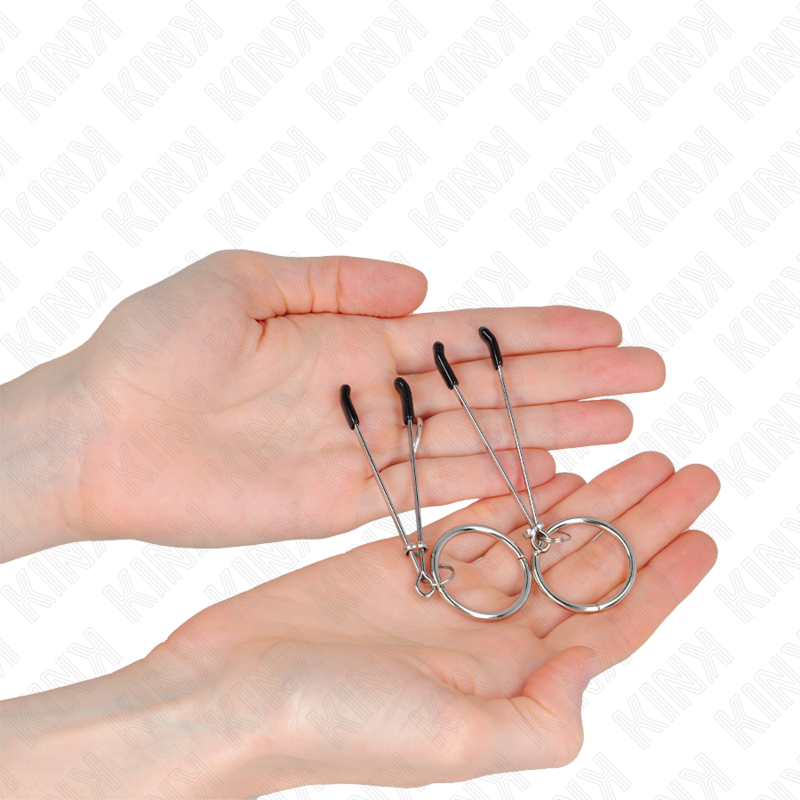 Close-up das Pinças Finas para Mamilos KINK com O-Ring 7 CM para estimulação sensorial BDSM.