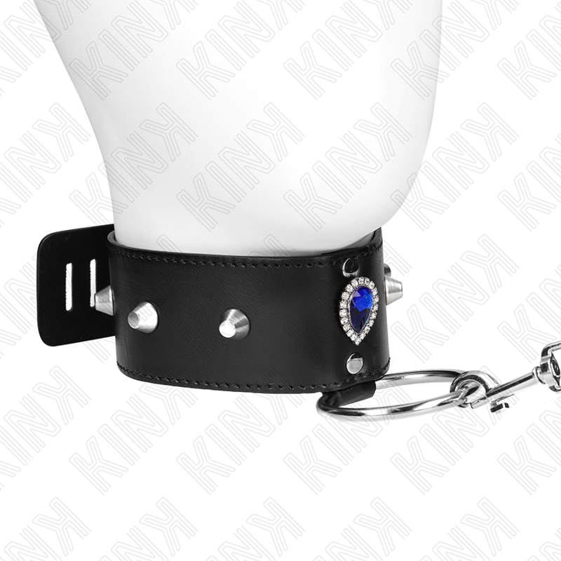 KINK Colar BDSM com Alça e Diamantes Azuis, ajustável para controle e estilo.