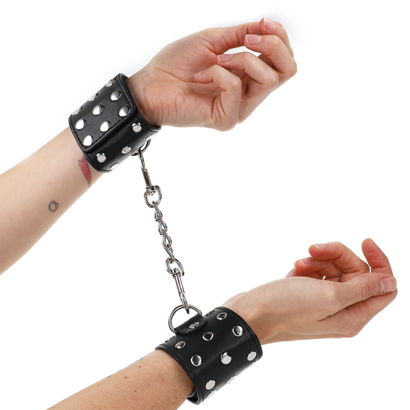 Sujeciones de Muñeca con Remaches Negros Ajustables 19-24 CM x 5,5 CM