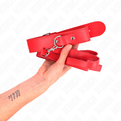 Close-up of the KINK Colar e Trela Ajustável Vermelho BDSM showing its texture and features.