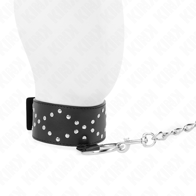 KINK Colar e Trela com Pregos Prata 65cm Ajustável para BDSM, exibindo detalhes do design e pregos metálicos.