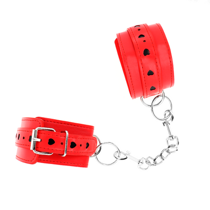 Pulseira BDSM KINK Vermelha com Inserção de Coração Preto, ajustável para pulsos.