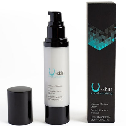 Close-up do creme 500 COSMETICS U-Skin XtraMoisturizing, ideal para hidratação e recuperação da pele tatuada.
