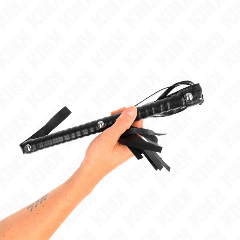 Chicote KINK preto com cabo texturado de 48,5 CM para jogos BDSM.