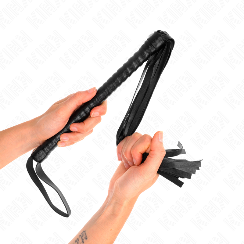 Chicote KINK preto com cabo texturado de 48,5 CM para jogos BDSM.