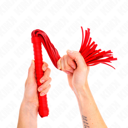 KINK Chicote com Cabo Texturado Vermelho 48,5 CM, detalhe da pega e tiras
