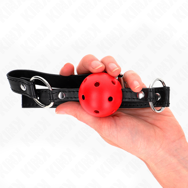 Close-up da Mordaça Bola KINK Vermelha Oca 4,5 CM para BDSM.