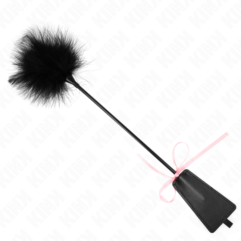 KINK Penas de Cócegas Flogger com Laço de Fita Rosa 49 CM, ideal para jogos sensuais.