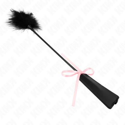 KINK Penas de Cócegas Flogger com Laço de Fita Rosa 49 CM, ideal para jogos sensuais.