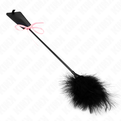 KINK Penas de Cócegas Flogger com Laço de Fita Rosa 49 CM, ideal para jogos sensuais.