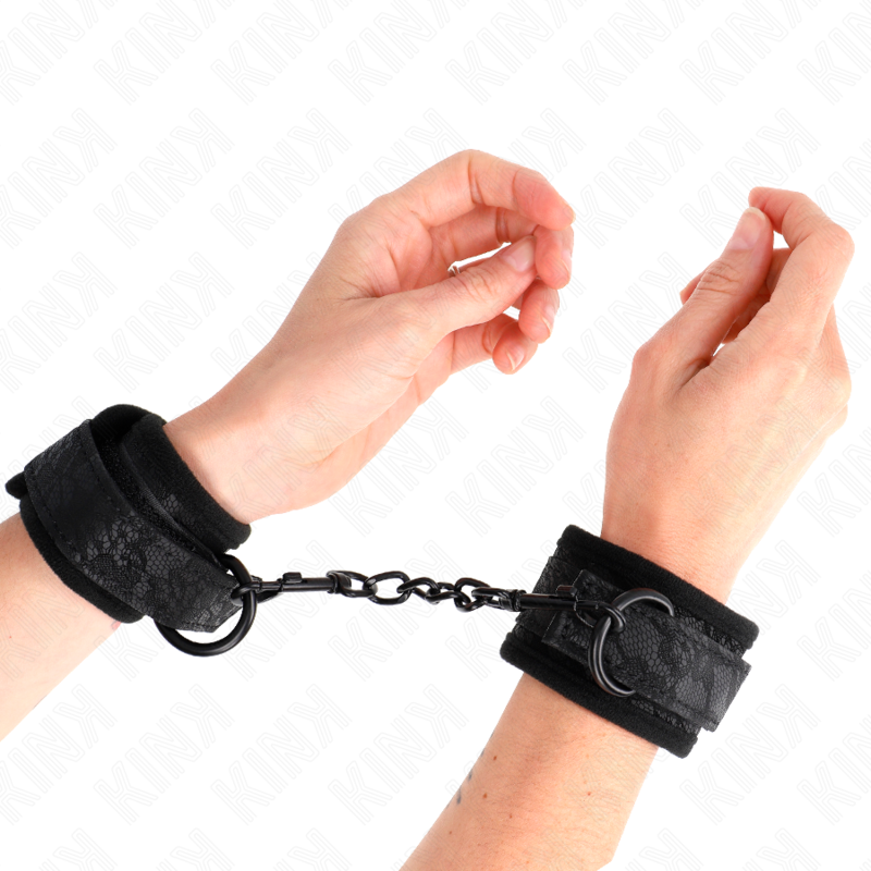 Punhos KINK em neoprene com renda escura, ajustáveis e pretos, para BDSM.