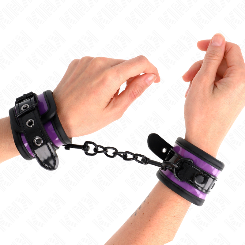 KINK Punhos de Neoprene Roxo Ajustáveis, detalhe do material e fecho para BDSM.