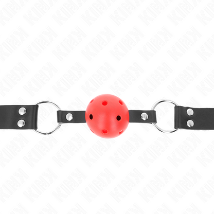 Close-up of the KINK Mordaça Bola Respirável Rebite Duplo Vermelho Ajustável 4cm showing its silicone ball and adjustable strap.