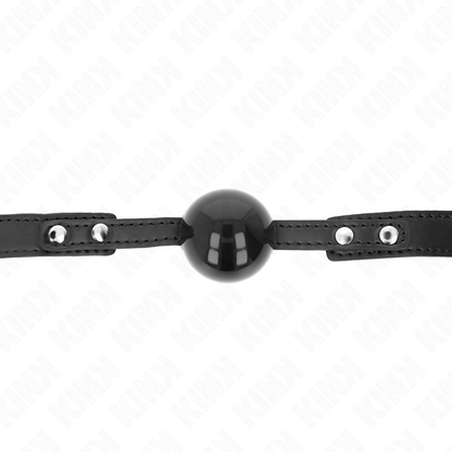 Close-up da KINK Bola TPE Macia Gag 4CM, mostrando a bola de TPE e a correia ajustável para uso BDSM.