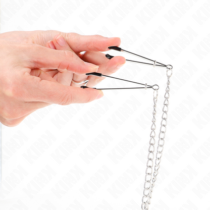 KINK Pinças Triplas para Mamilos e Clítoris com Corrente, mostrando detalhes do design e material metálico.