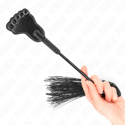 KINK Pá Formato de Pé com Chicote Borla 31cm para BDSM, mostrando detalhes do design e textura.