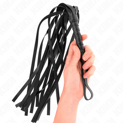 Close-up do KINK Chicote Preto Simples 45cm, mostrando sua textura e design.