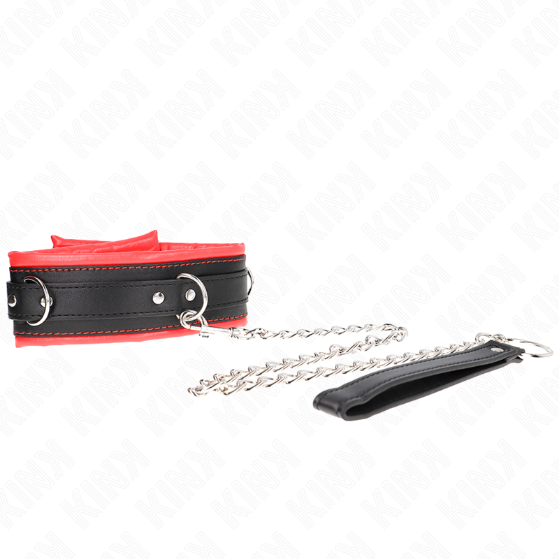 Colar pesado KINK com cinto ajustável para práticas BDSM, detalhe do fecho e material robusto.