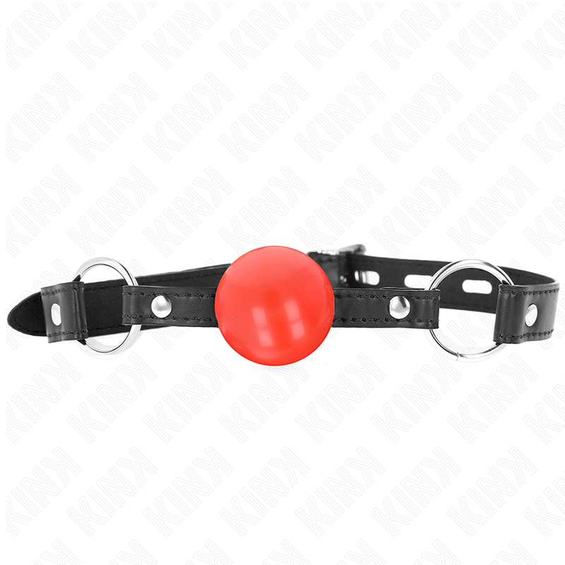 Close-up da Bola Mordaça KINK TPE Vermelha 4cm com tira ajustável para BDSM.