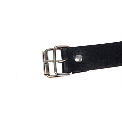 Pinças para Mamilos SUBBLIME Bondage com Tiras de Couro Pretas, detalhe do mecanismo ajustável e design.