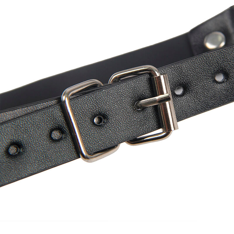 Pinças para Mamilos SUBBLIME Bondage com Tiras de Couro Pretas, detalhe do mecanismo ajustável e design.
