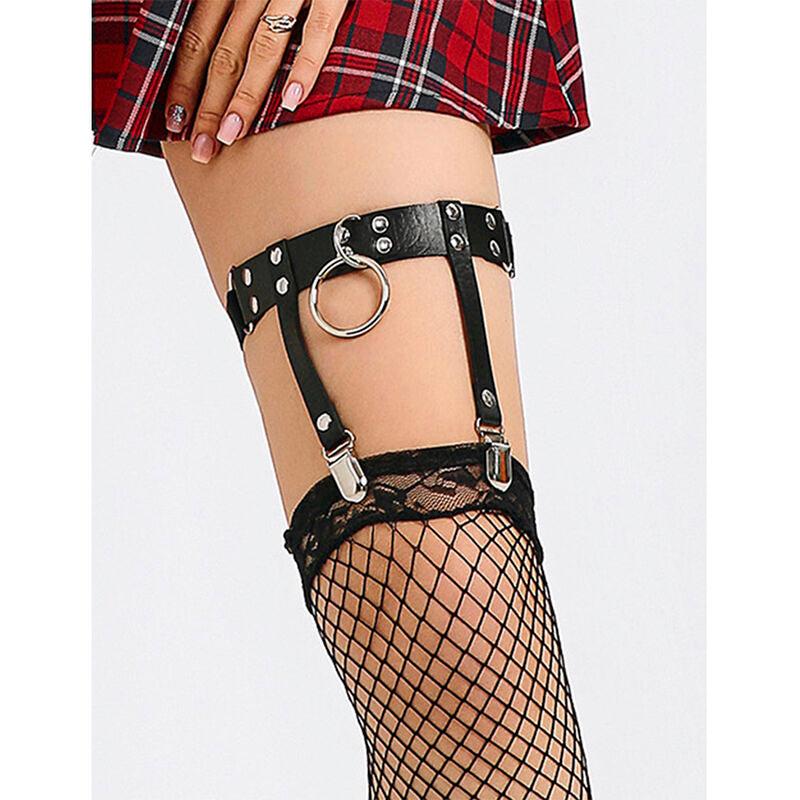 Liga Punk de Couro Ajustável SUBBLIME, detalhe da textura e fechos.