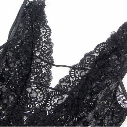 Body sexy preto SUBBLIME com cinta-liga integrada, detalhe da renda e design sedutor.