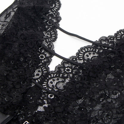 Body sexy preto SUBBLIME com cinta-liga integrada, detalhe da renda e design sedutor.