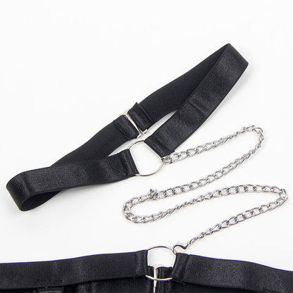 Body sexy preto SUBBLIME com cinta-liga integrada, detalhe da renda e design sedutor.