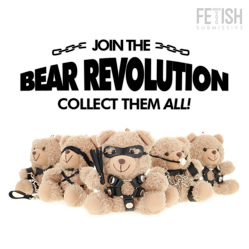 Urso de pelúcia BDSM Ted da FETISH SUBMISSIVE com chicote, máscara e arnês de couro.