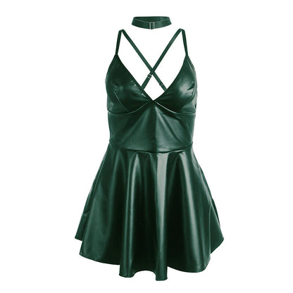 Vestido SUBBLIME com alças de couro PU verde S/M, exibindo design sensual e material macio.